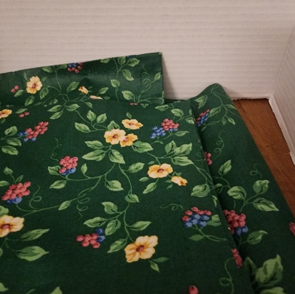 Window Valences - Picture 4 of 6